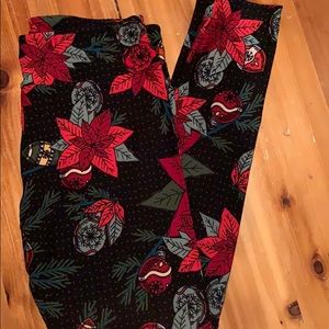 Lularoe Christmas PoinsettiaLeggings TC NWT